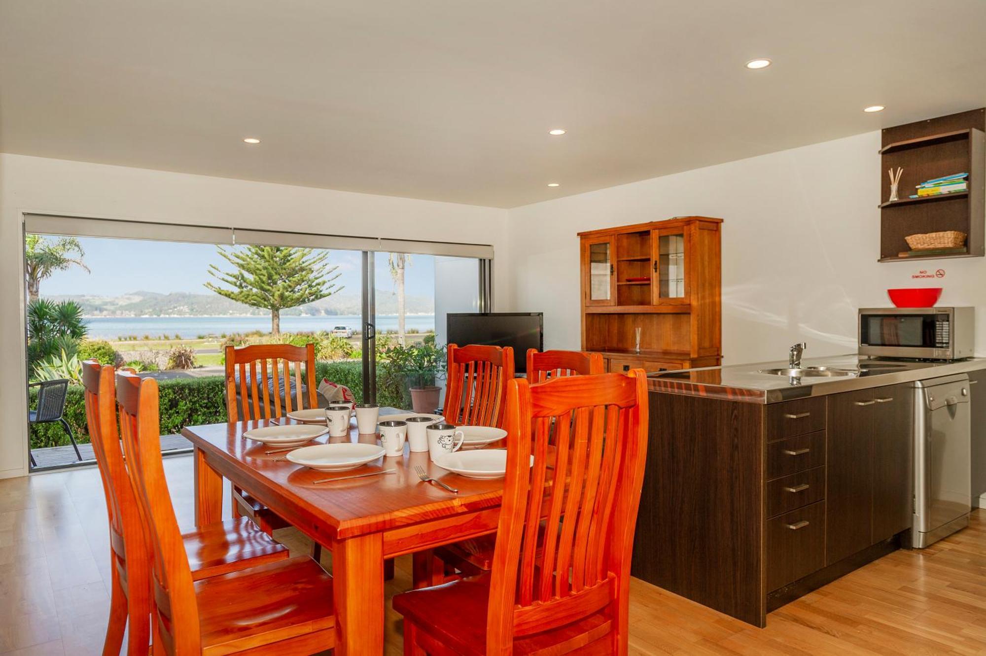 Aqua Soleil Beachfront Apartment Уитианга Екстериор снимка